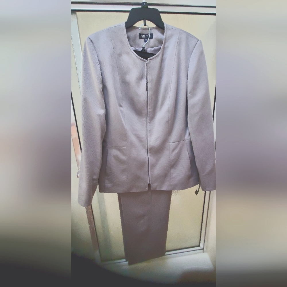 NWT 2Piece Pant Suit By John Meyer Collections. Sz 16; Long Sleeves; Lined. $85